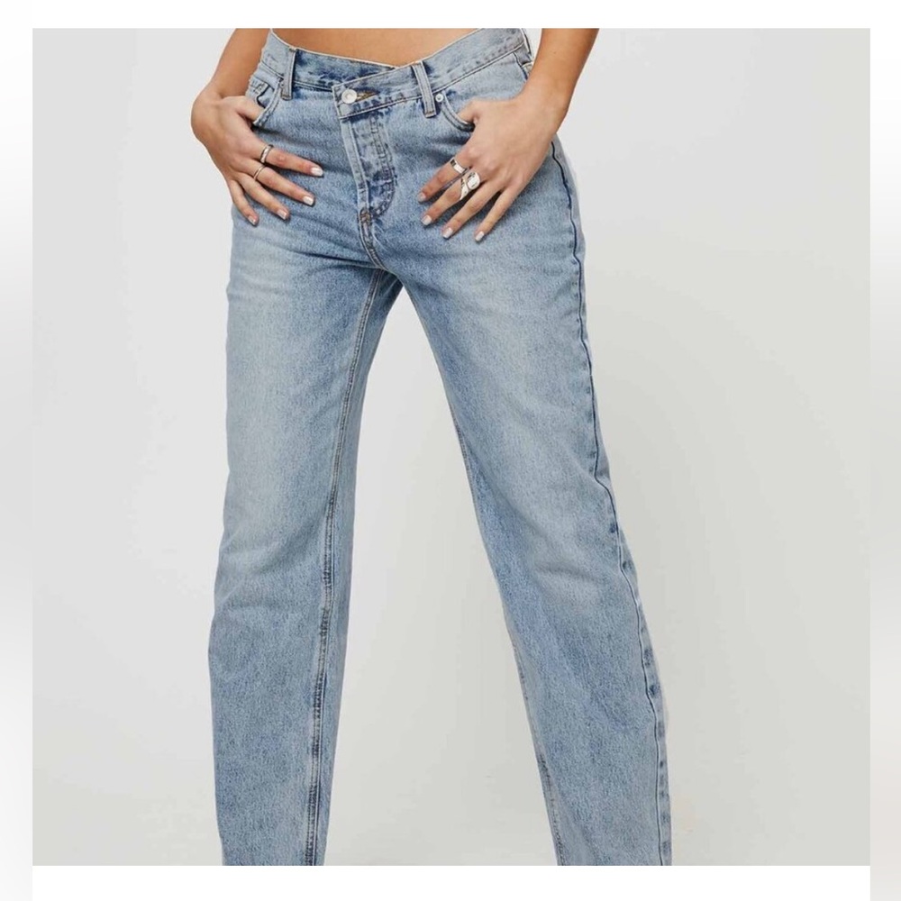 Princess Polly Holly Asymmetric Straight Leg Jeans Light Wash 12. Sold out!